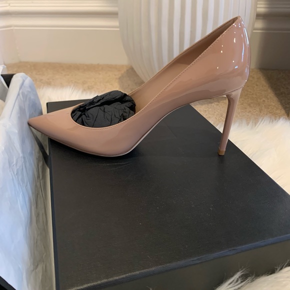 NEVER WORN, BRAND NEW YSL Nude pumps in Size 8 - Picture 2 of 7